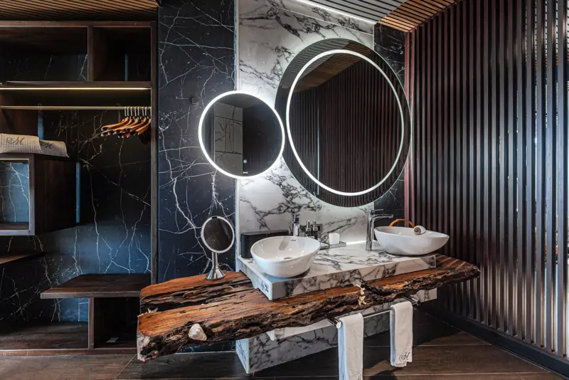 Live-edge vanity, Makanda bathroom